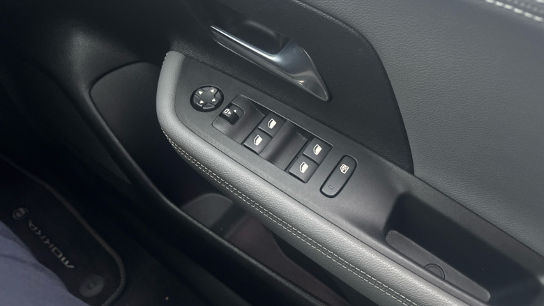 Vauxhall Mokka 100kW Elite Premium 50kWh 5dr Auto Electric Hatchback